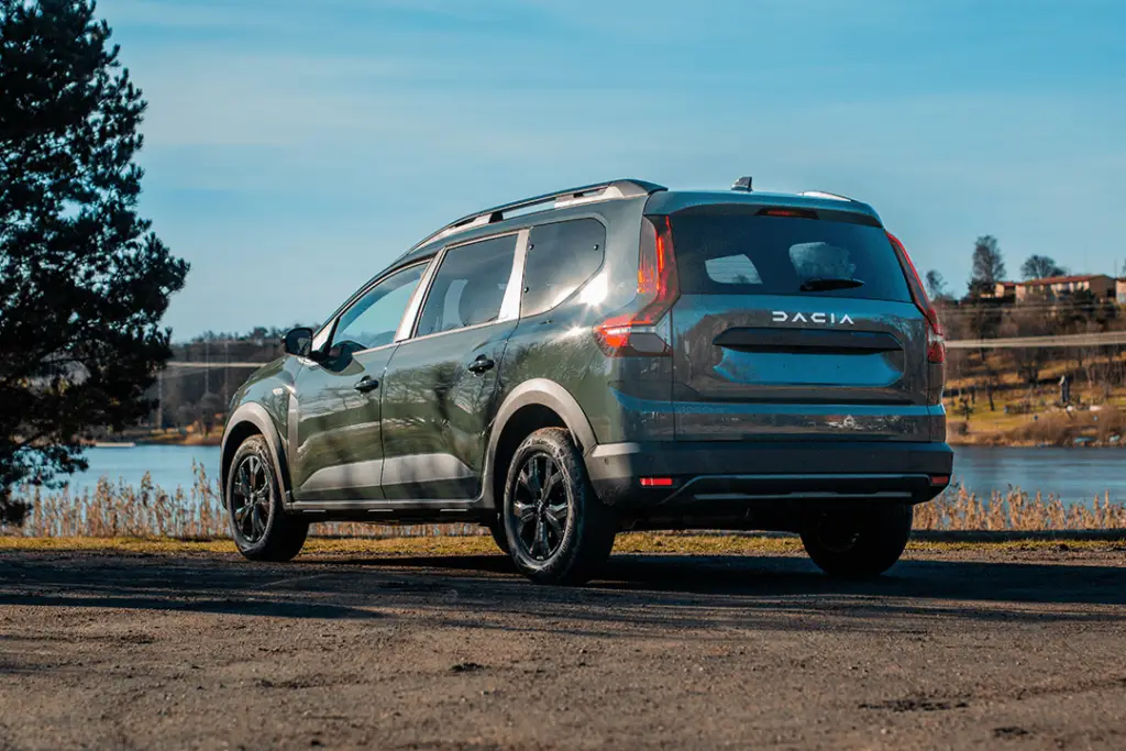 Dacia-Jogger-Back-Side