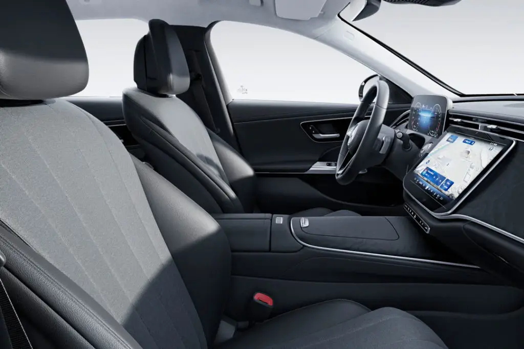 Mercedes-E-Klass-300E-Front-seat