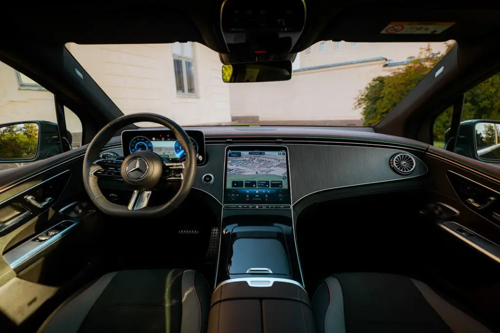 EQE-SUV-Interiör