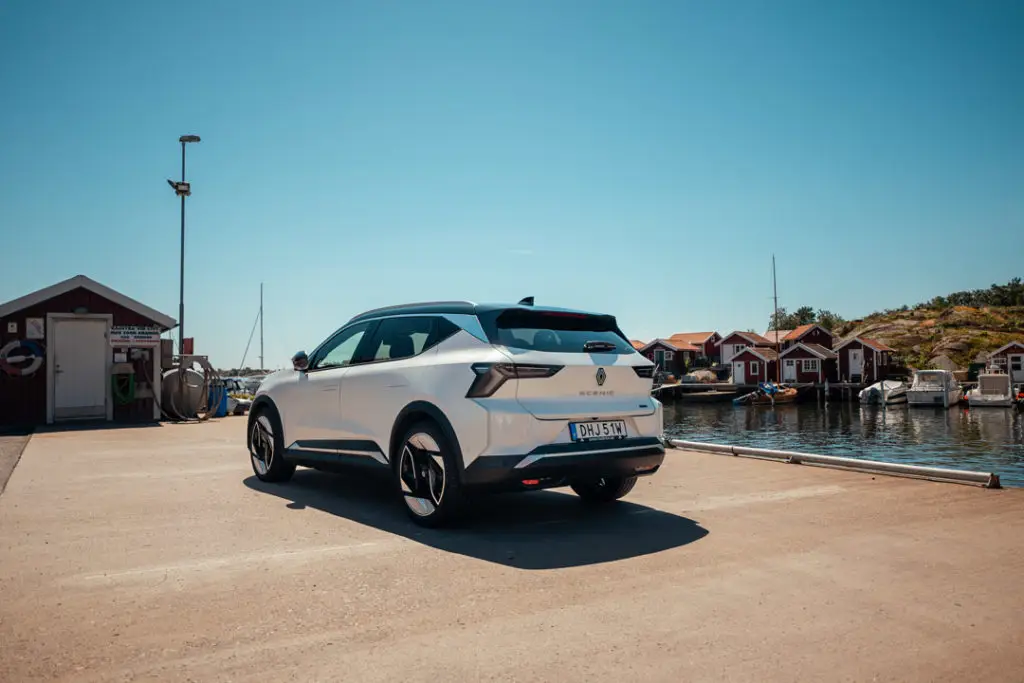 Renault-Scenic-Sida-Bak