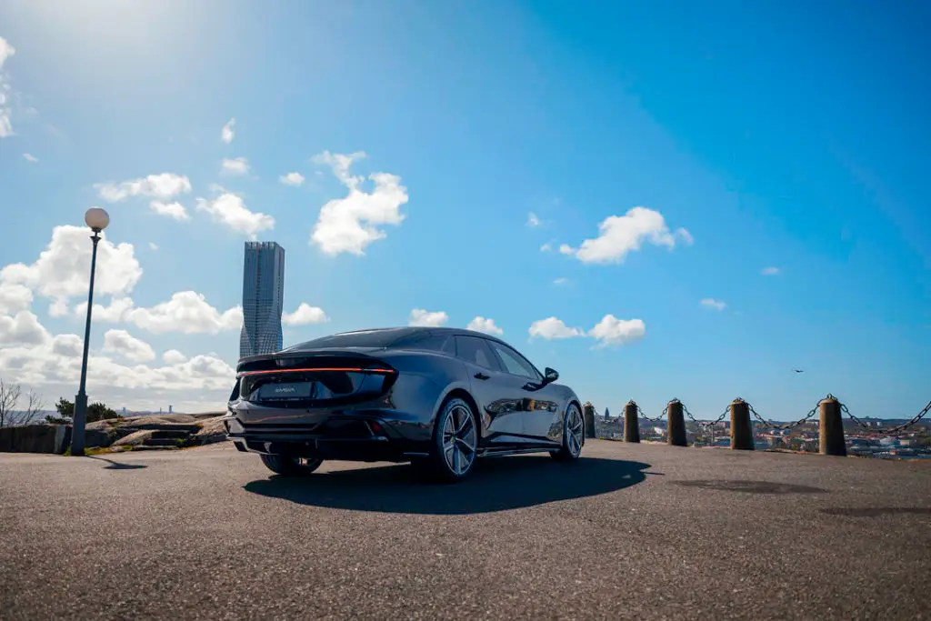 Lotus-Emeya-Bak-Sida