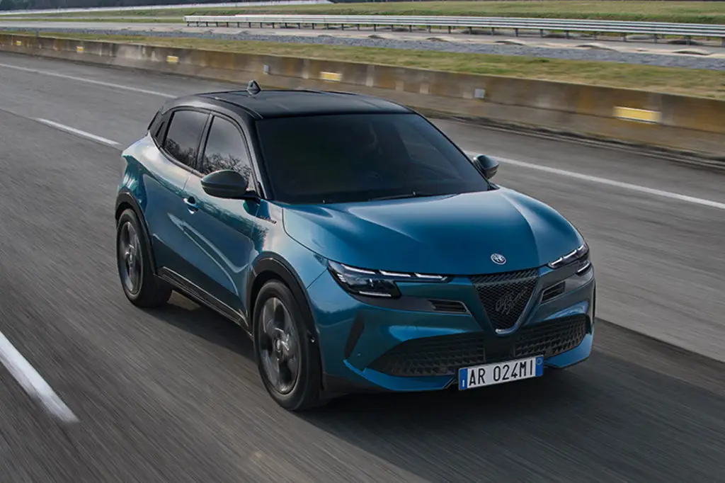 Alfa-Romeo-Junior-Ibrida-Körandes